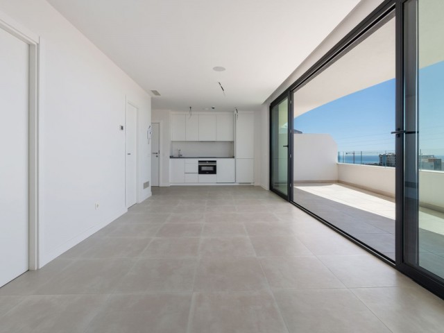 Apartamento con 2 Dormitorios  en Benalmadena Costa
