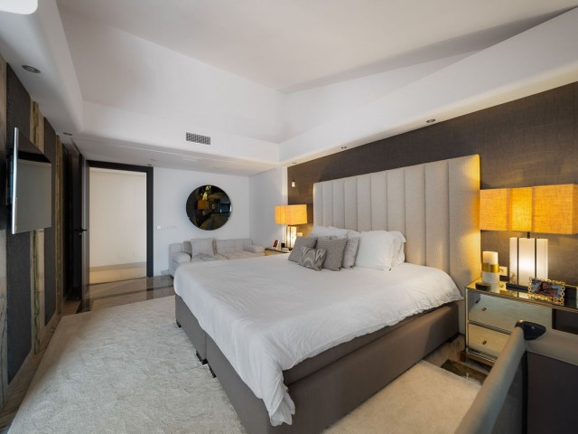 Apartamento con 4 Dormitorios  en Benalmadena Costa