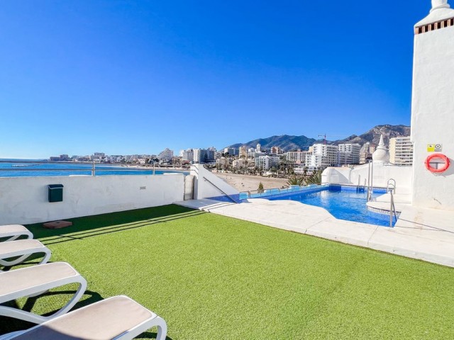 Apartamento con 4 Dormitorios  en Benalmadena Costa