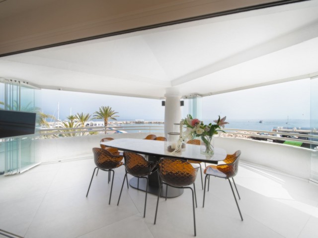 4 Bedrooms Apartment in Benalmadena Costa