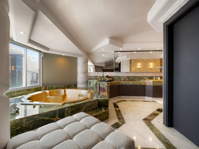 4 Bedrooms Apartment in Benalmadena Costa