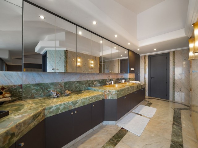 4 Bedrooms Apartment in Benalmadena Costa