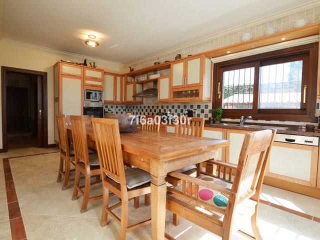 5 Makuuhuoneen Huvila Nueva Andalucía