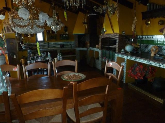 6 Bedrooms Villa in Estepona