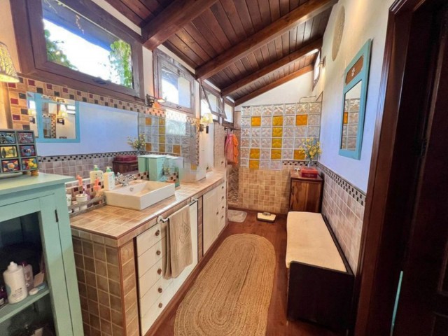 4 Bedrooms Villa in Sierrezuela
