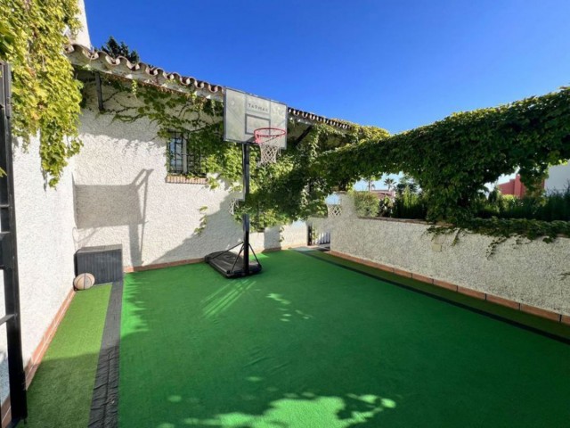 4 Bedrooms Villa in Sierrezuela
