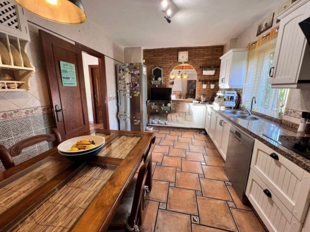 4 Bedrooms Villa in Sierrezuela