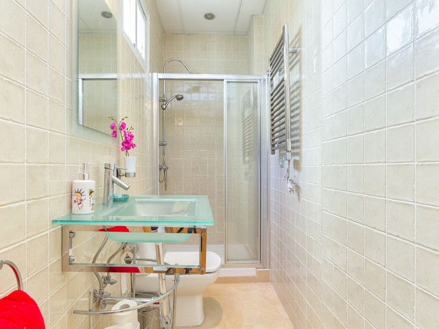 Apartamento con 2 Dormitorios  en Málaga Centro