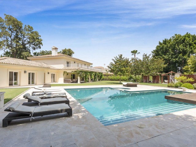 7 Bedrooms Villa in Sotogrande Costa