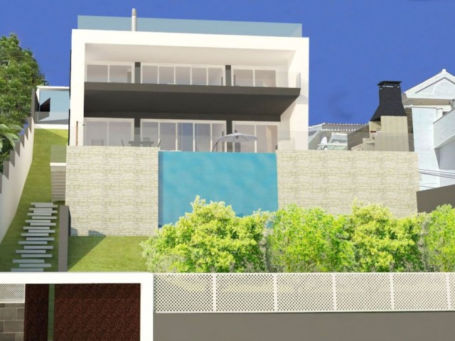  Plot in Nueva Andalucía