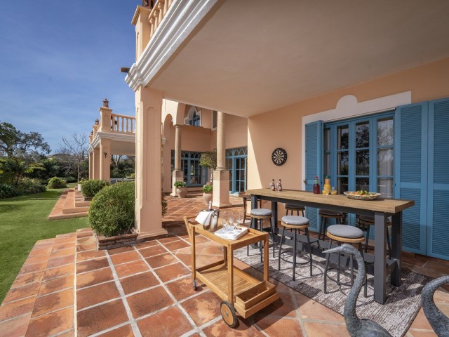 Villa avec 6 Chambres  à San Roque Club