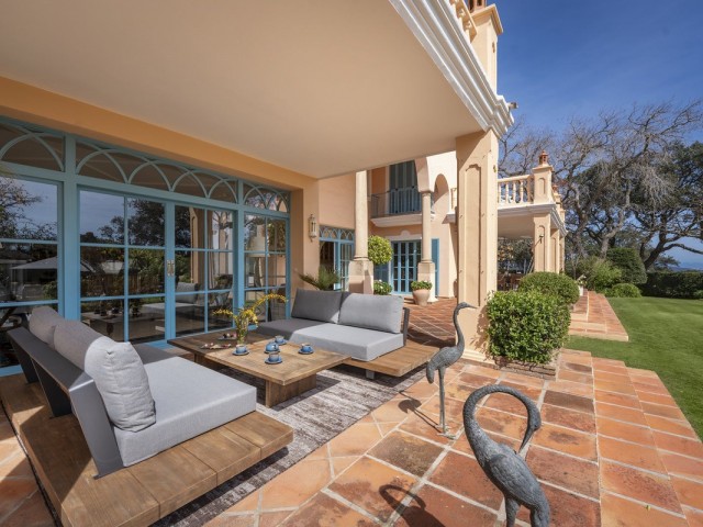 Villa avec 6 Chambres  à San Roque Club