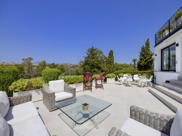 4 Bedrooms Villa in Guadalmina Alta