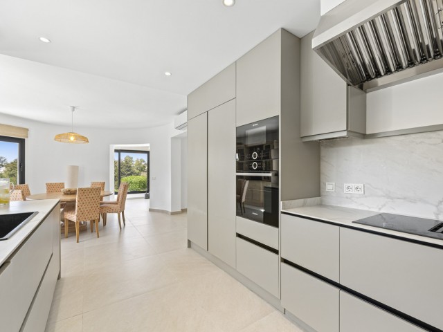 4 Bedrooms Villa in Guadalmina Alta