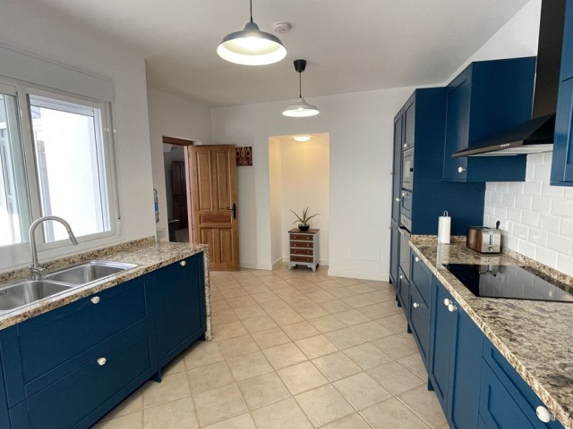 5 Slaapkamer Rijtjeshuis in Alhaurín el Grande