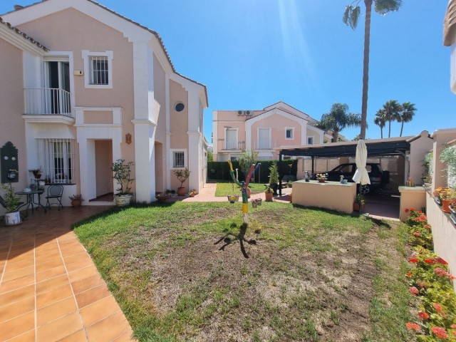 3 Bedrooms Townhouse in San Pedro de Alcántara
