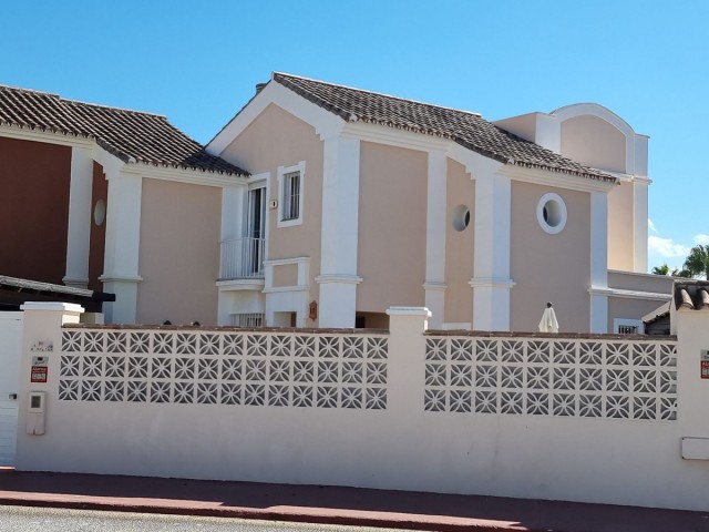 3 Bedrooms Townhouse in San Pedro de Alcántara