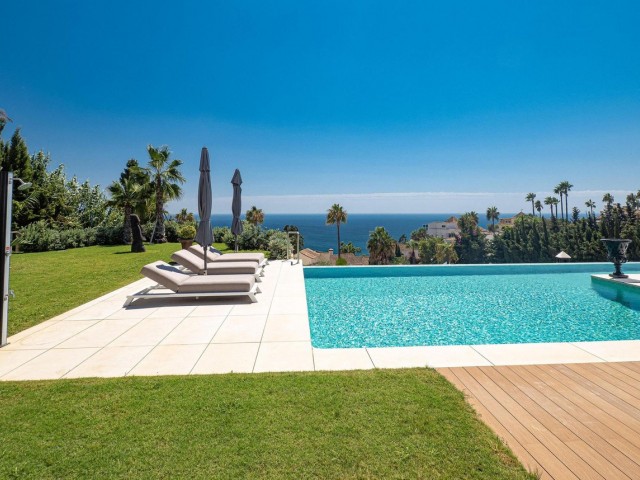 4 Bedrooms Villa in Manilva