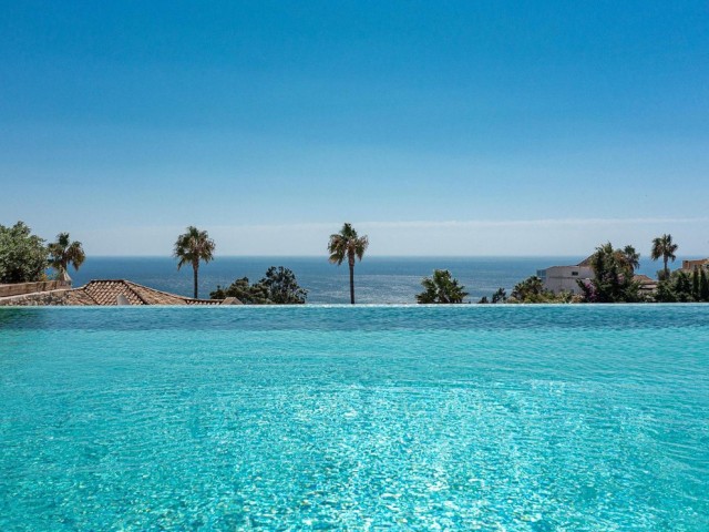 4 Bedrooms Villa in Manilva