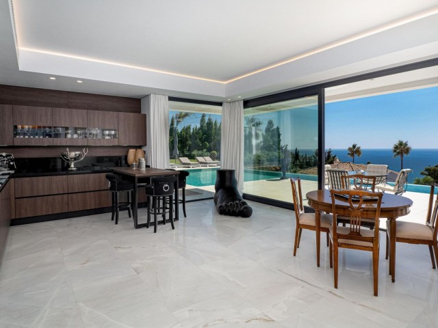 4 Bedrooms Villa in Manilva