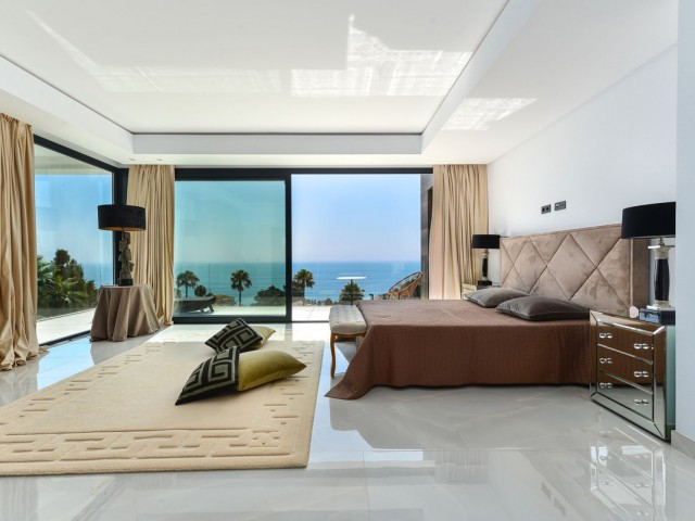 4 Bedrooms Villa in Manilva