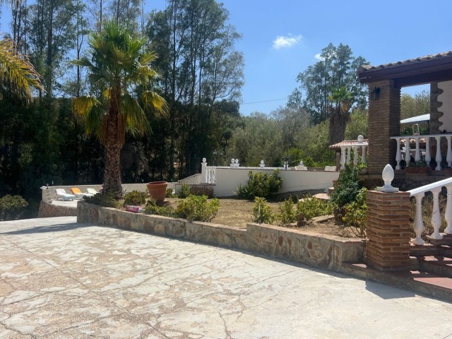 Villa con 3 Dormitorios  en Alhaurín el Grande