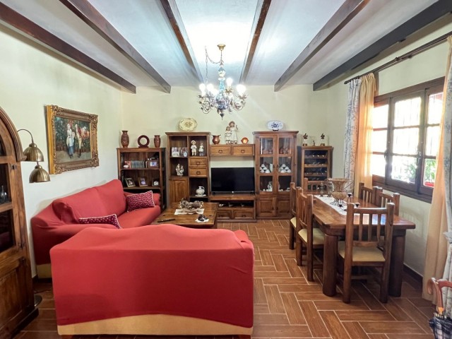 Villa con 3 Dormitorios  en Alhaurín el Grande