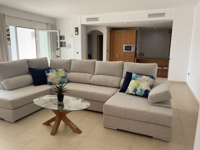 2 Bedrooms Apartment in Benalmadena