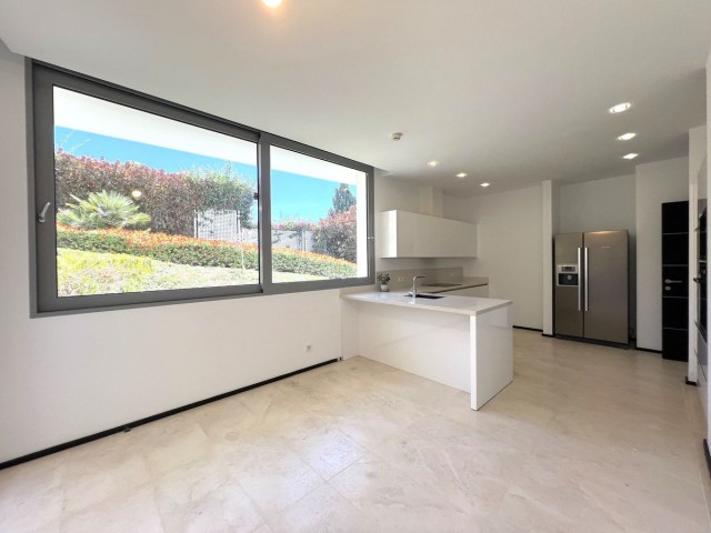 Maison mitoyenne avec 5 Chambres  à Sierra Blanca