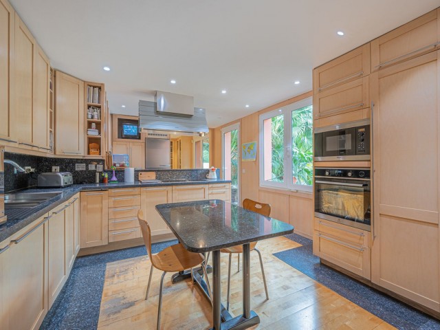 4 Bedrooms Villa in Nagüeles