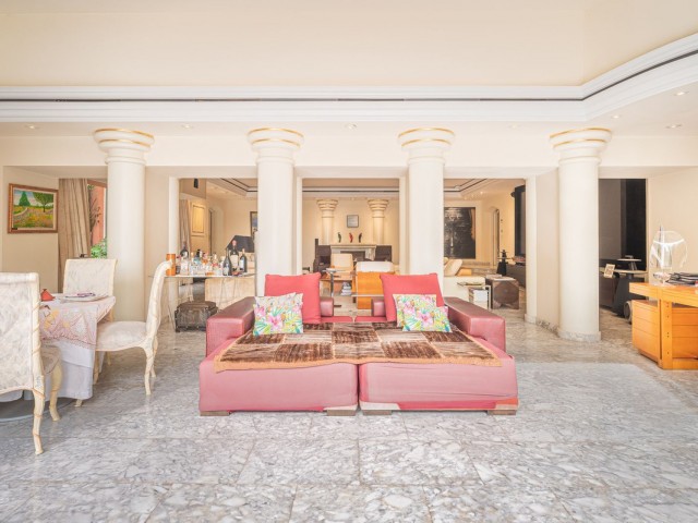 Villa avec 4 Chambres  à Nagüeles