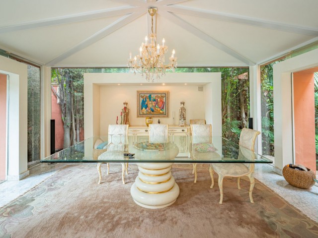 4 Bedrooms Villa in Nagüeles