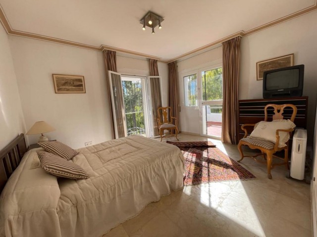 Villa con 4 Dormitorios  en La Quinta