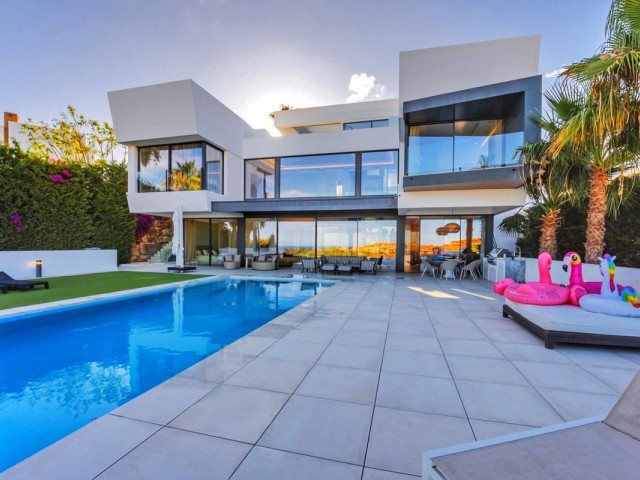 Villa con 7 Dormitorios  en Benahavís