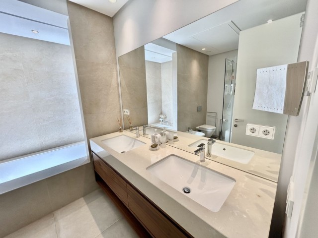 Villa con 7 Dormitorios  en Benahavís