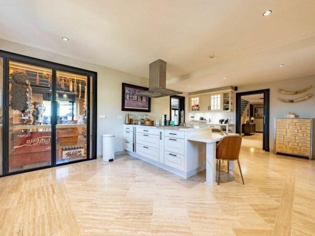 Penthouse in Sierra Blanca