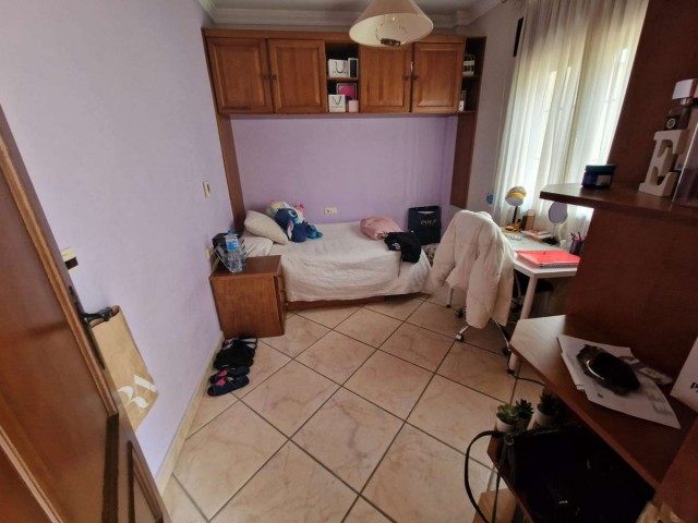 Villa con 5 Dormitorios  en Alhaurín de la Torre