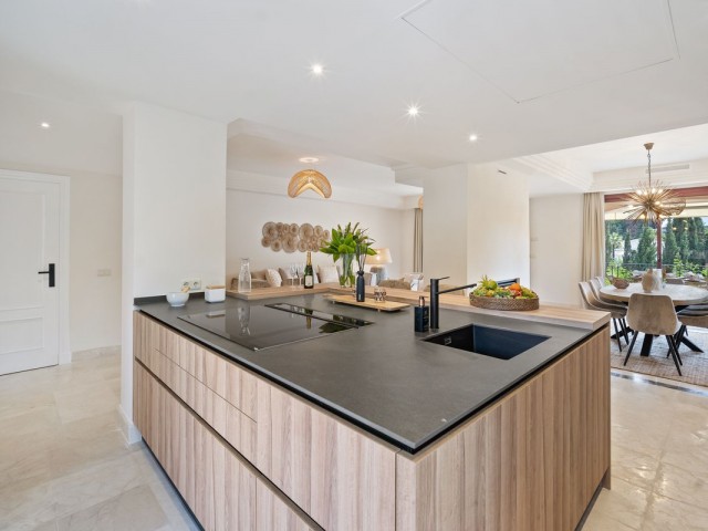 5 Bedrooms Villa in Puerto Banús