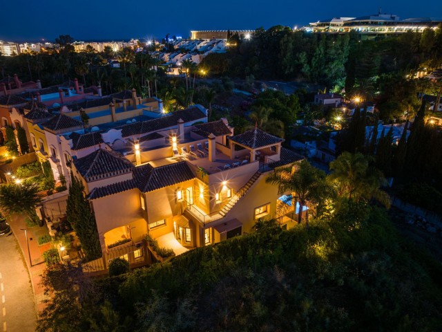 5 Bedrooms Villa in Puerto Banús