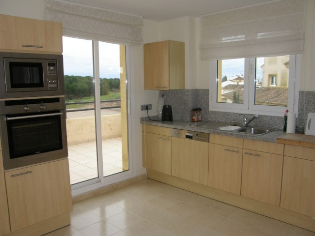 Apartamento con 3 Dormitorios  en San Roque