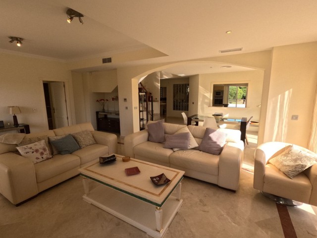 Apartamento con 3 Dormitorios  en San Roque