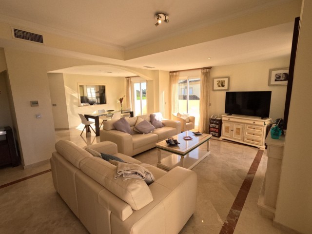 3 Schlafzimmer Apartment in San Roque Club