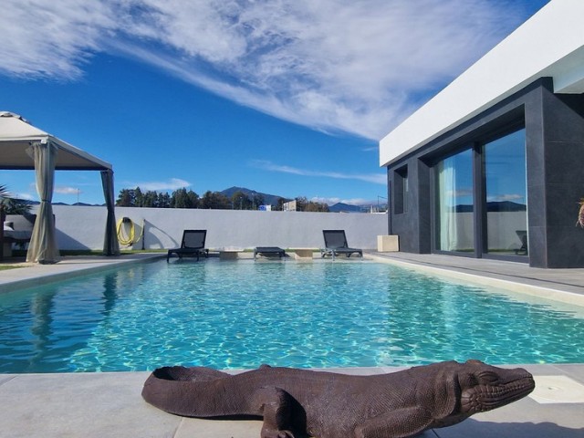 Huvila San Pedro de Alcántara - R4352458