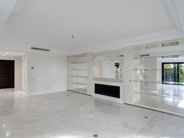 6 Makuuhuoneen Huvila The Golden Mile