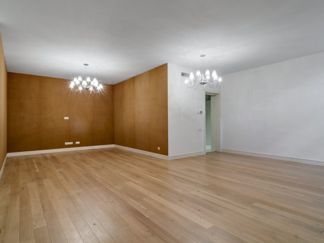 6 Makuuhuoneen Huvila The Golden Mile