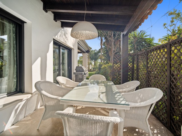 6 Makuuhuoneen Huvila The Golden Mile