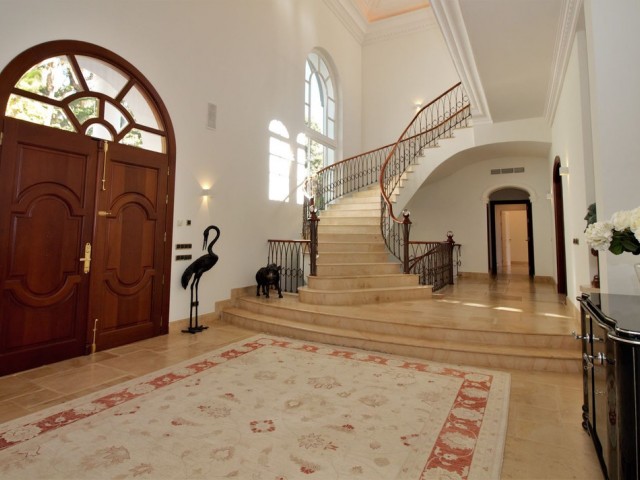 Villa con 6 Dormitorios  en La Zagaleta