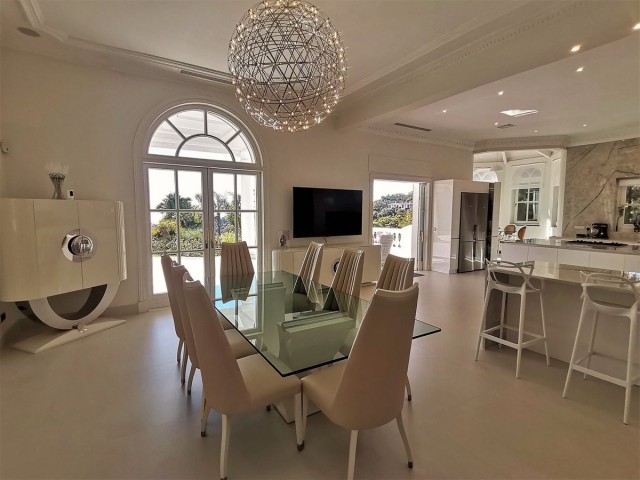 Villa con 6 Dormitorios  en La Zagaleta