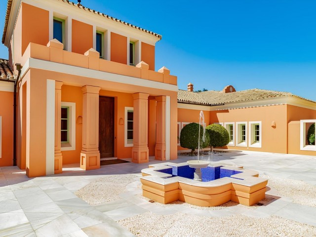 6 Bedrooms Villa in Sotogrande Alto