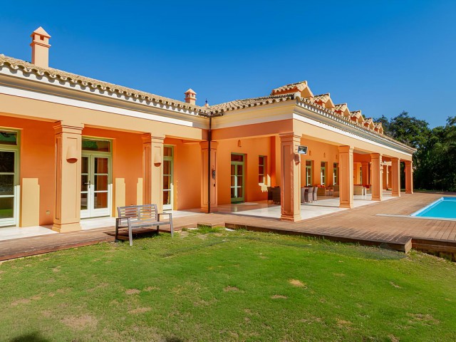6 Bedrooms Villa in Sotogrande Alto